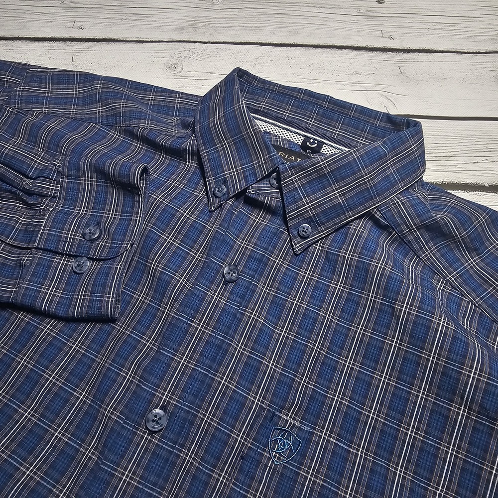 Ariat‎ Pro Series Long Sleeve Button Down Shirt Men's Medium Blue Plaid